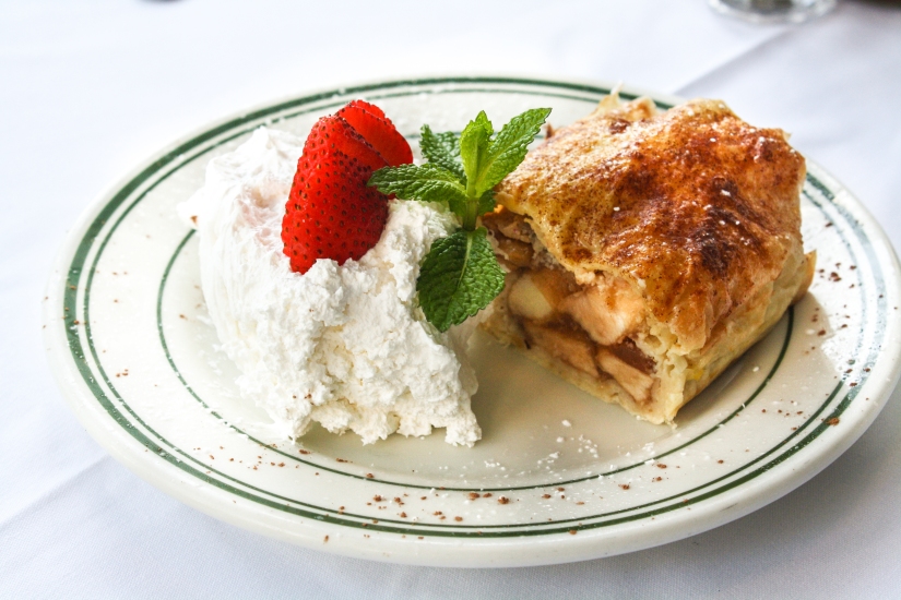 WOLFGANG STEAKHOUSE Apple Strudel | All Rights reserved